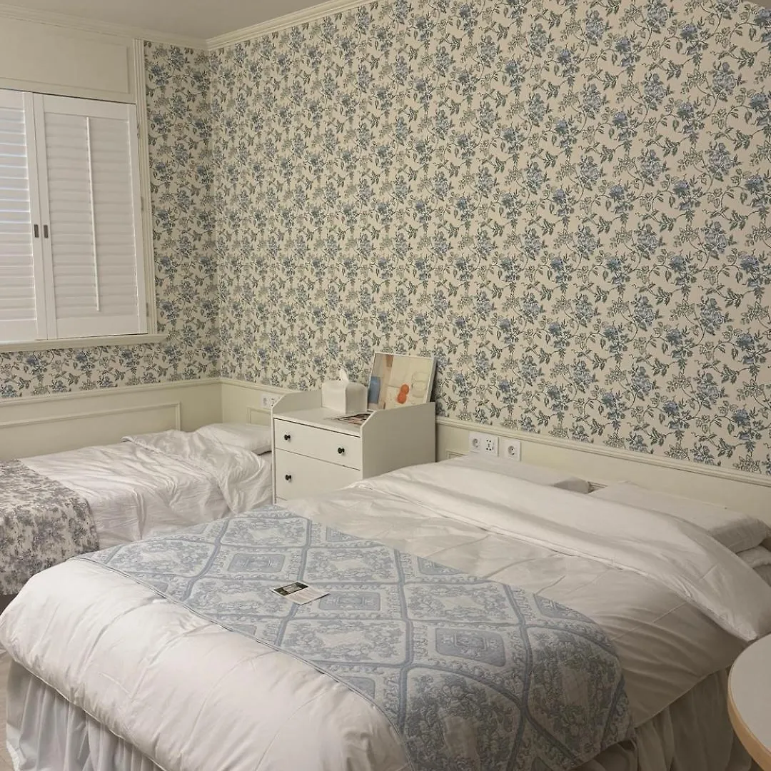 Apartment Ferienwohnung Roots House Busan